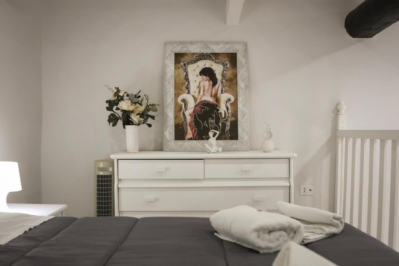 Modern By Sasy In The City Centre Νάπολη Εξωτερικό φωτογραφία