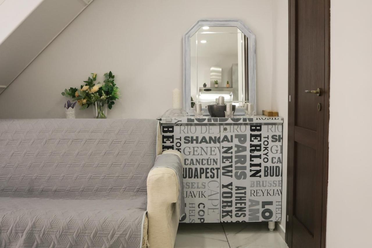 Modern By Sasy In The City Centre Νάπολη Εξωτερικό φωτογραφία